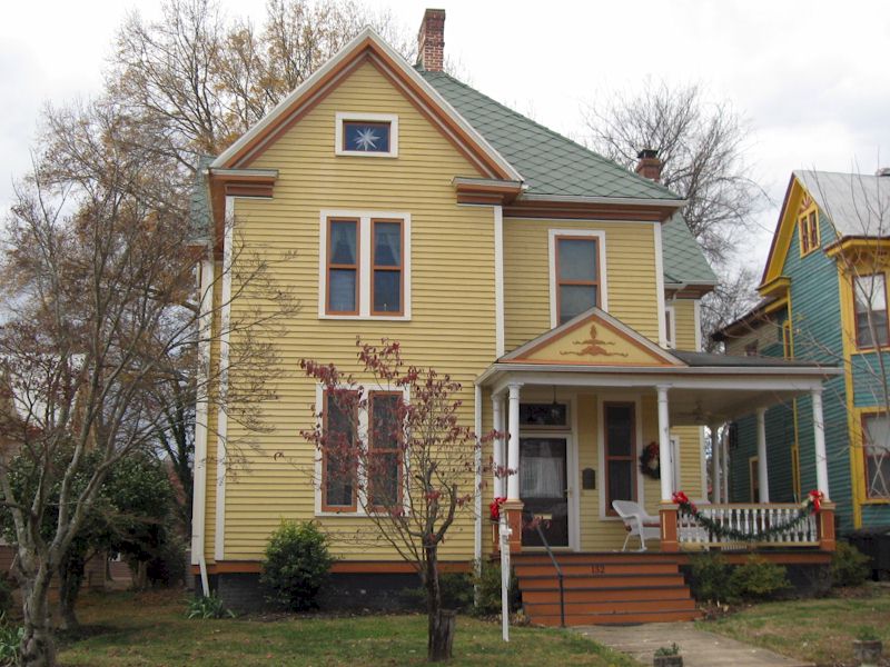 The Lee House, 152 Sutherlin Ave