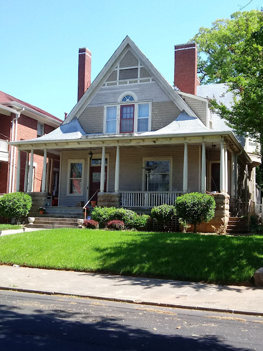 The Averett-Dickenson House, 157 Holbrook Ave