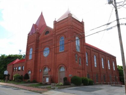 High Street Baptist Church, 630 High Street